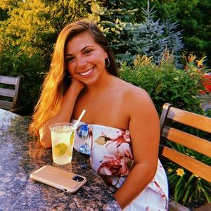 Meet your Posher, Amber